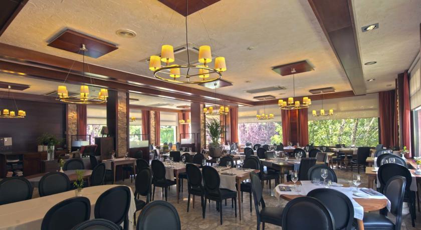 Hotel Restaurant Pessets & Spa سورت المظهر الخارجي الصورة
